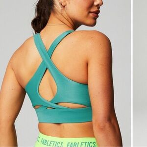 Jade Sports Bra Fabletics